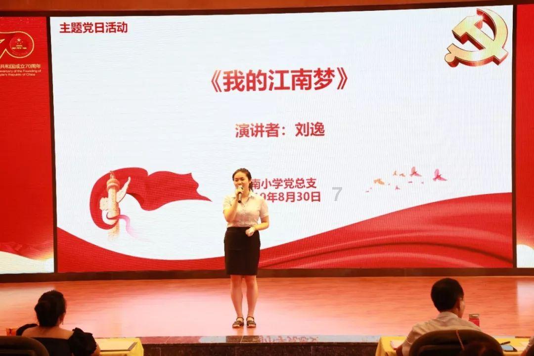“倒挂金钩亲嘴?清朝人端AK?”哈哈古早婚纱照能有多炸裂!!